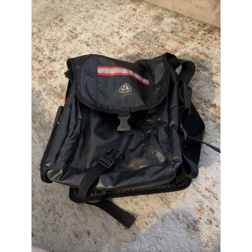 Vintage 90's Nike ACG Waterproof Shoulder Messenger Bag Gorpcore Black Red